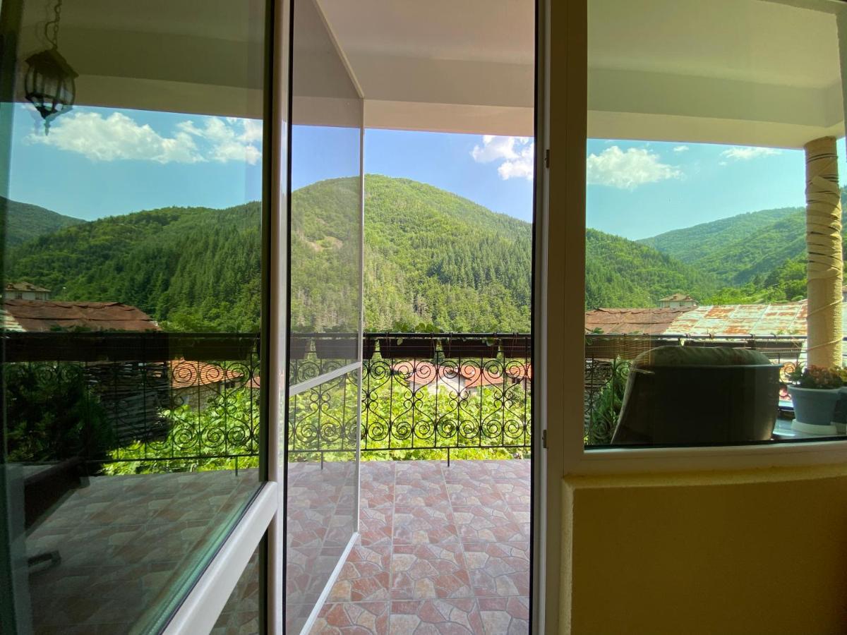 Къща За Гости Хаджиевата Къща Smolyan Eksteriør billede